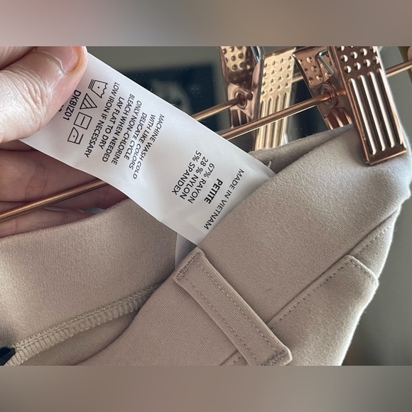 NWT Quince Ultra-Stretch Ponte Straight Leg Pants in Ecru Size Small - Picture 6 of 8